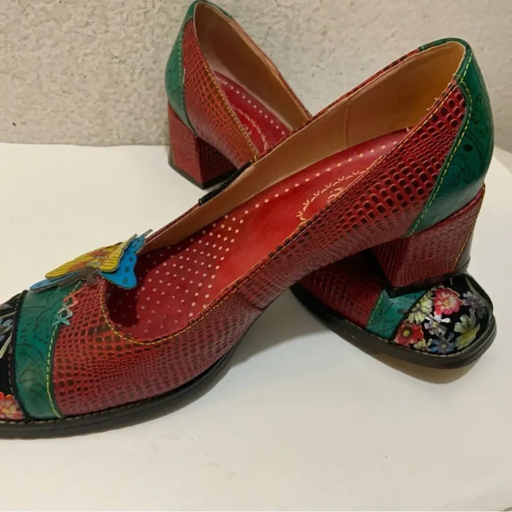Obiono Womens Sz 10/41 Unique Handpainted Leather Square Heel Butterfly Shoes — image 3 of 8